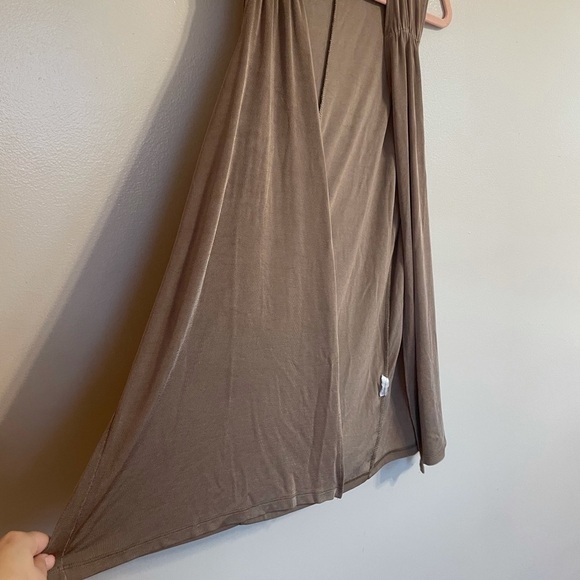 SLINKY Brand Sleeveless Cardigan - Picture 5 of 12